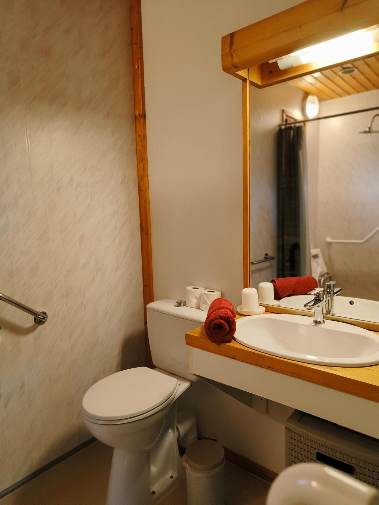 Chalets De La Colagne Bourgs sur Colagne エクステリア 写真